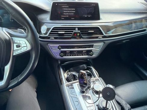 Used 2018 BMW 750i xDrive AWD/4WD image 17
