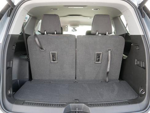 Used 2023 GMC Acadia SLE w/ Driver Convenience Package image 18