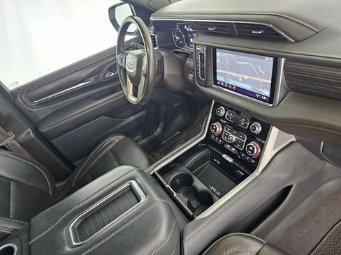 Used 2021 GMC Yukon XL Denali w/ Denali Ultimate Package image 11