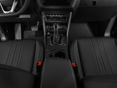 Certified 2023 Volkswagen Tiguan SE FWD image 16