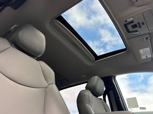Certified 2025 Toyota Sienna XLE w/ XLE Plus Package AWD/4WD image 17
