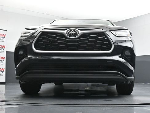 Used 2023 Toyota Highlander XLE FWD image 36