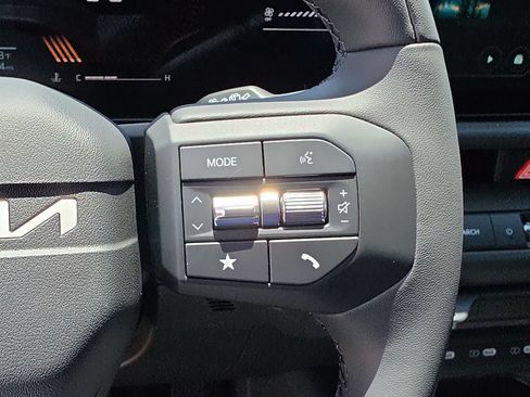 New 2027 Kia Seltos X-Line S w/ X-Line S Premium Package AWD/4WD image 32