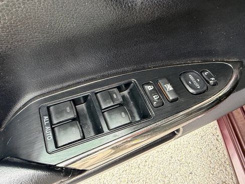 Used 2013 Toyota Avalon XLE Premium image 19