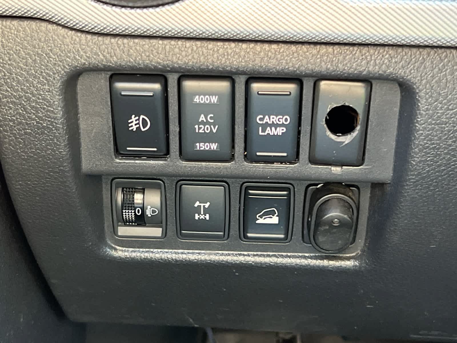 Used 2017 Nissan Titan PRO-4X w/ Pro-4x Convenience Package AWD/4WD image 18