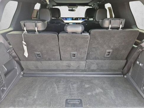 Used 2025 Lincoln Navigator Reserve AWD/4WD image 6