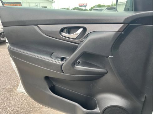 Used 2019 Nissan Rogue SV AWD/4WD image 20