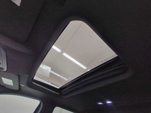 Used 2024 Chevrolet Silverado 1500 High Country w/ High Country Premium Package image 18