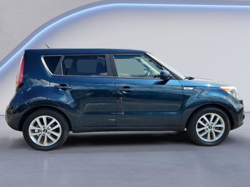 Used 2017 Kia Soul + FWD image 2