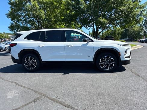 Used 2026 Buick Enclave Sport Touring FWD image 4