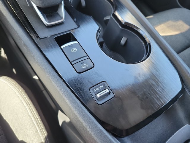 Used 2025 Nissan Rogue SV FWD image 24