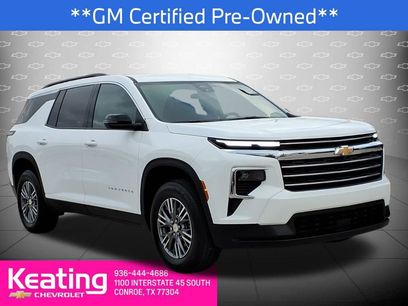 Used 2025 Chevrolet Traverse LT