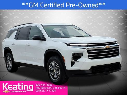 Used 2025 Chevrolet Traverse LT image 1