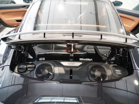 Used 2025 Porsche 911 GT3 RWD image 76