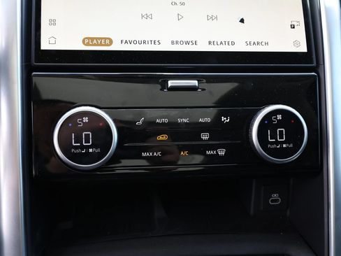 Used 2024 Land Rover Discovery S AWD/4WD image 31