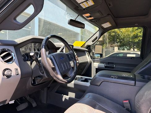 Used 2015 Ford F250 Lariat w/ Chrome Package AWD/4WD image 3