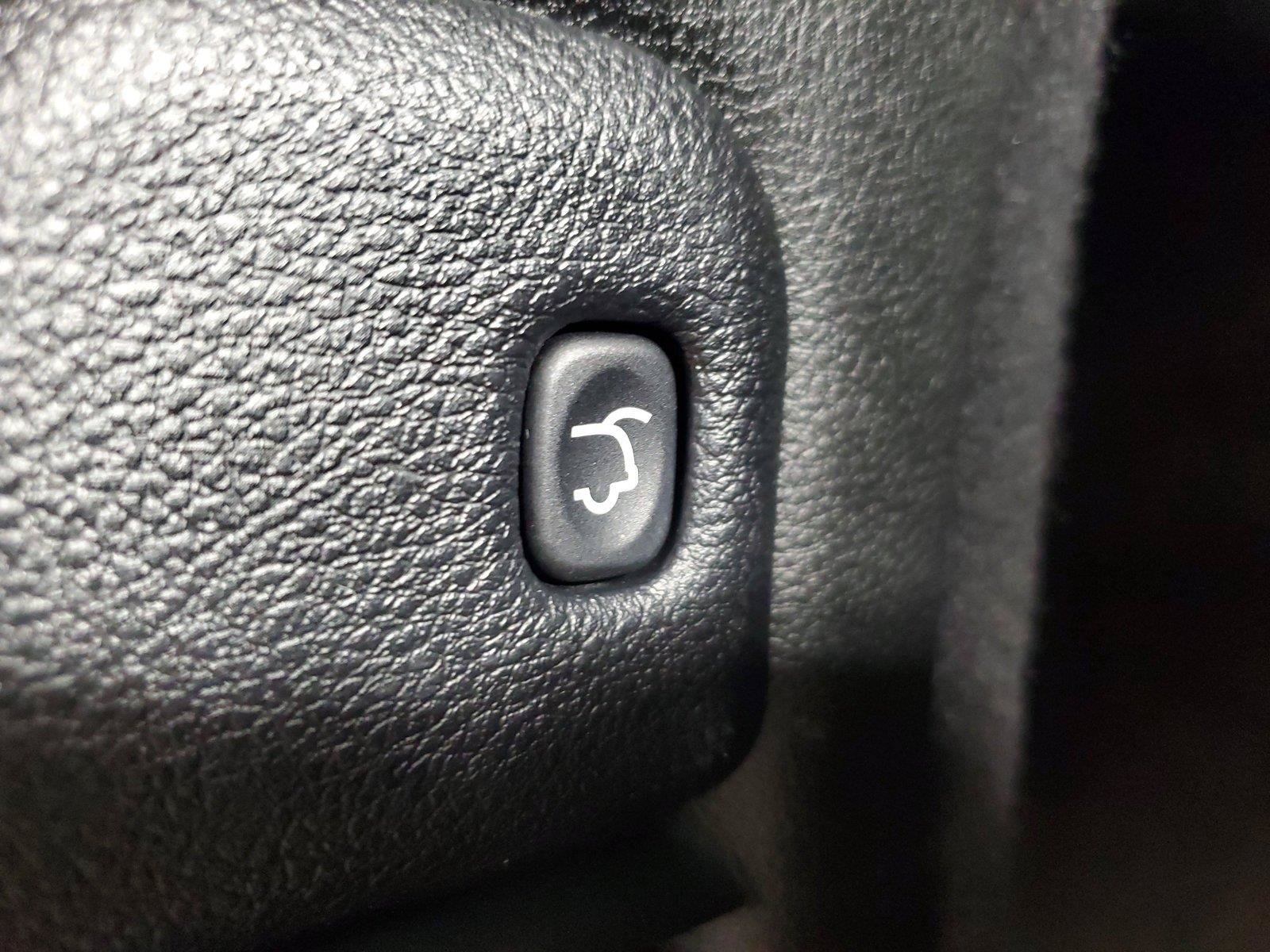 Used 2021 Dodge Durango R/T w/ Technology Group AWD/4WD image 10