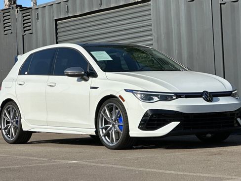 Used 2024 Volkswagen Golf R image 10