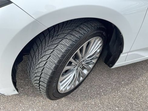 Used 2020 Toyota Avalon Limited w/ Advanced Safety Package FWD image 10