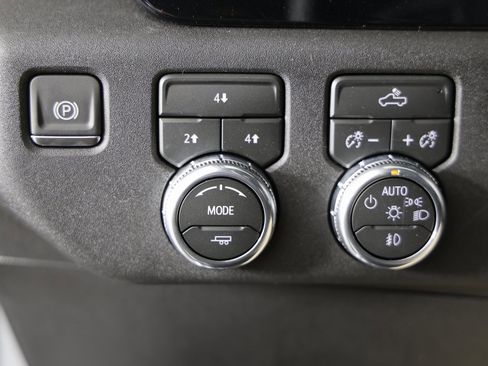 New 2026 GMC Sierra 2500 SLE w/ SLE Convenience Package image 24