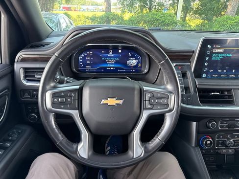 Used 2022 Chevrolet Suburban LT AWD/4WD image 62
