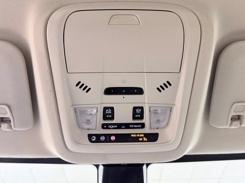 Used 2022 GMC Acadia Denali w/ Denali Ultimate Package FWD image 68