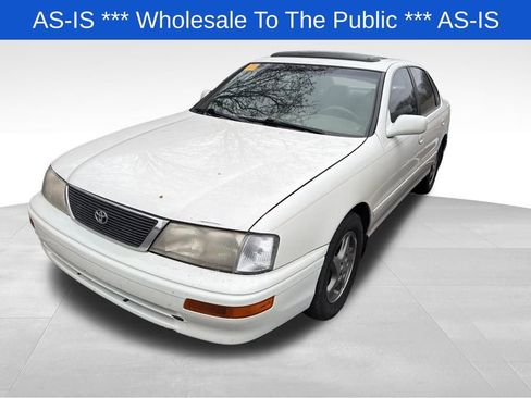 Used 1997 Toyota Avalon XLS image 3