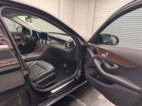 Used 2017 Mercedes-Benz C 300 Sedan image 8