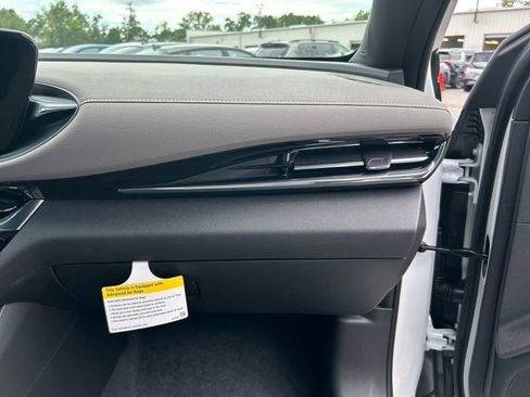 Used 2025 Buick Envista Avenir image 30