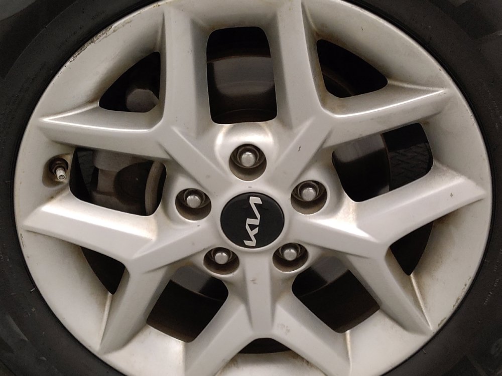 Used 2023 Kia Soul LX w/ Option Group 015 FWD image 31