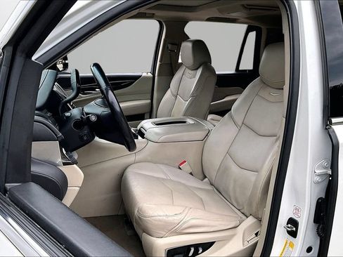 Used 2020 Cadillac Escalade Luxury AWD/4WD image 21