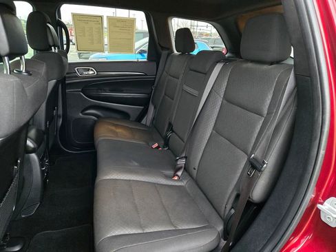 Used 2020 Jeep Grand Cherokee Laredo image 28