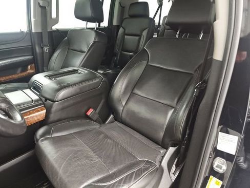 Used 2018 Chevrolet Suburban Premier image 20