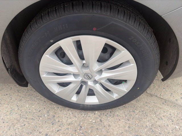 Used 2025 Nissan Sentra S FWD image 9