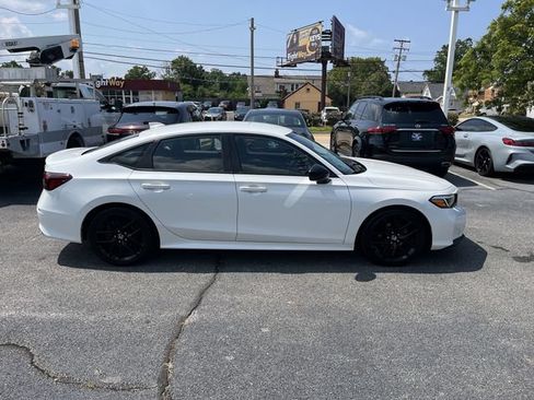 Used 2025 Honda Civic Sport image 11