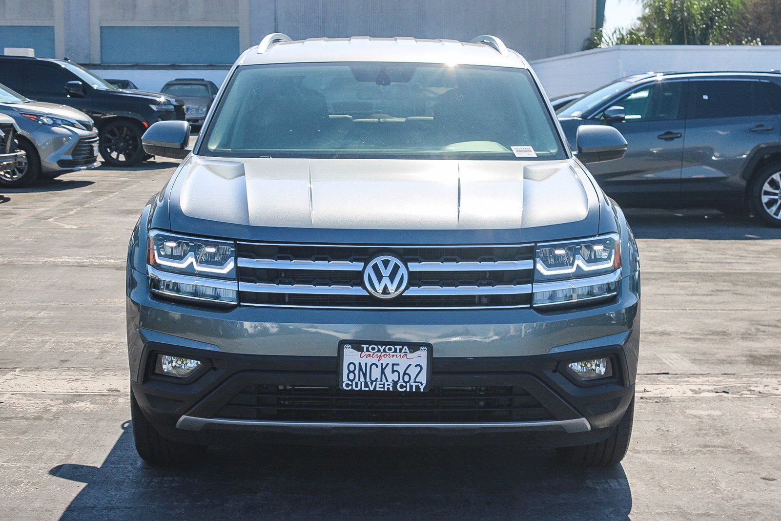 Used 2019 Volkswagen Atlas SE w/ Towing Package FWD image 2