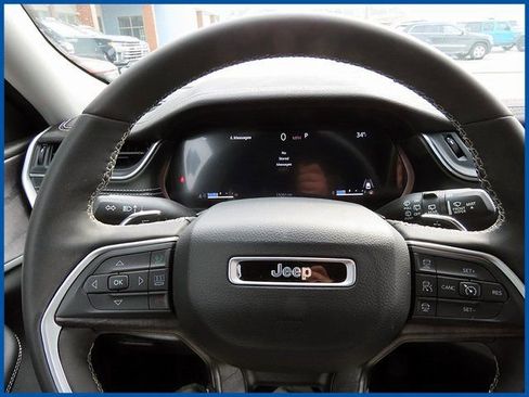 Certified 2023 Jeep Grand Cherokee Limited image 14