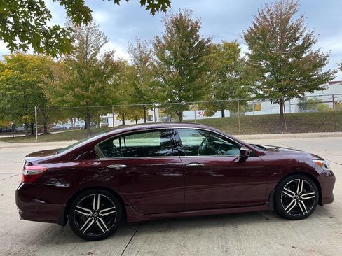 Used 2016 Honda Accord Sport image 12