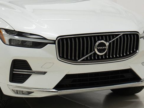 Used 2023 Volvo XC60 B5 Plus AWD/4WD image 9