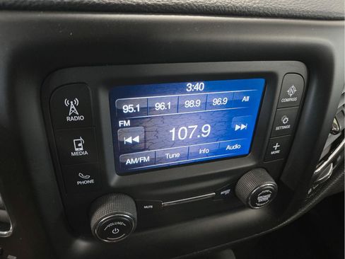 Used 2018 Jeep Compass Sport w/ Cold Weather Group AWD/4WD image 17