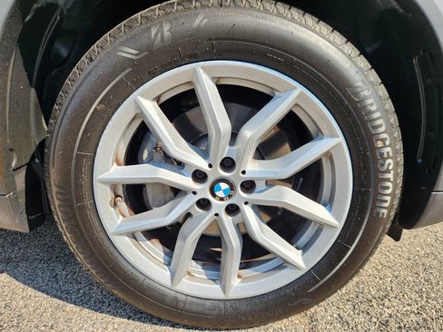Used 2023 BMW X5 xDrive40i w/ Executive Package AWD/4WD image 21