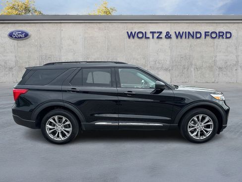 Used 2022 Ford Explorer XLT w/ Equipment Group 202A AWD/4WD image 7