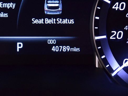 Used 2023 Toyota Highlander XLE image 17