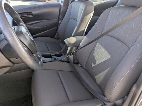Used 2025 Toyota Corolla LE image 25
