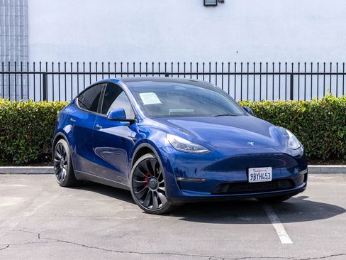 Used 2022 Tesla Model Y Performance image 11