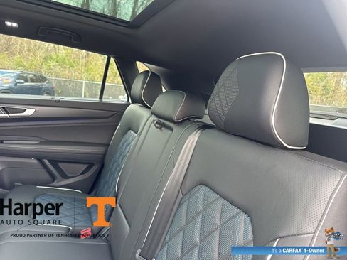 Used 2025 Volkswagen Atlas Cross Sport SEL Premium R-Line image 9