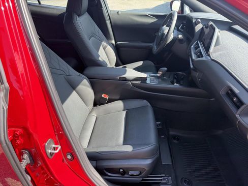 Used 2025 Lexus UX 300h FWD w/ Accessory Package (Z1) image 13