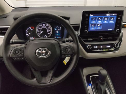Used 2020 Toyota Corolla LE FWD image 22