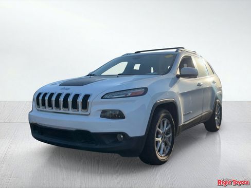 Used 2017 Jeep Cherokee Latitude w/ Safety/Convenience Group image 2