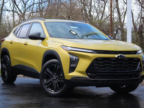 Used 2025 Chevrolet Trax ACTIV w/ Driver Confidence Package image 1